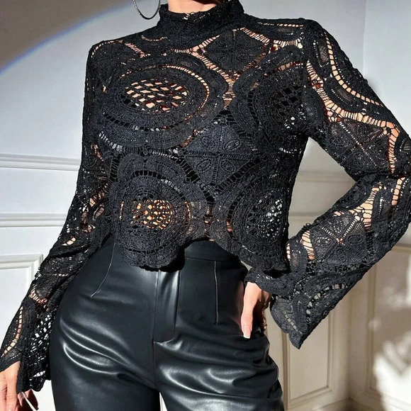 Black Casual Women's Water-Soluble Flower Positioning Edge Perspective Blouse - Picture 4 of 6